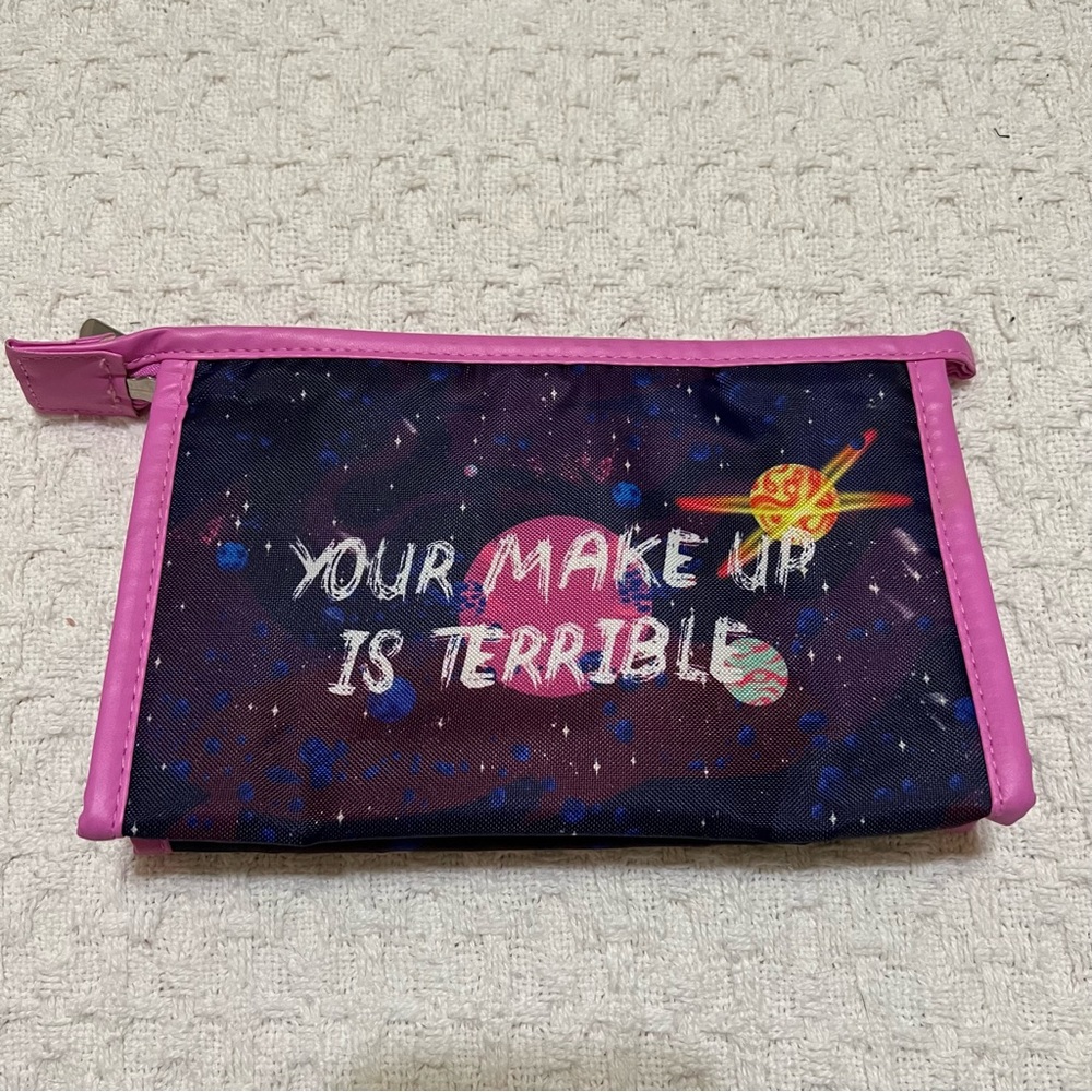 Alaska 5000 RuPaul’s Drag Race makeup zip bag - Picture 3 of 9